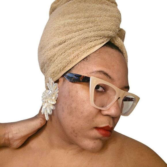 Vintage Gold Sequin and Pearl Clip-On Earrings | 3.50" | Circa 1980s-1990s - Picture 8 of 14